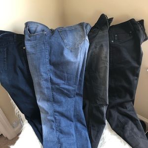 BUNDLE PACK (4) PAIR OF TORRID PREMIUM JEANS